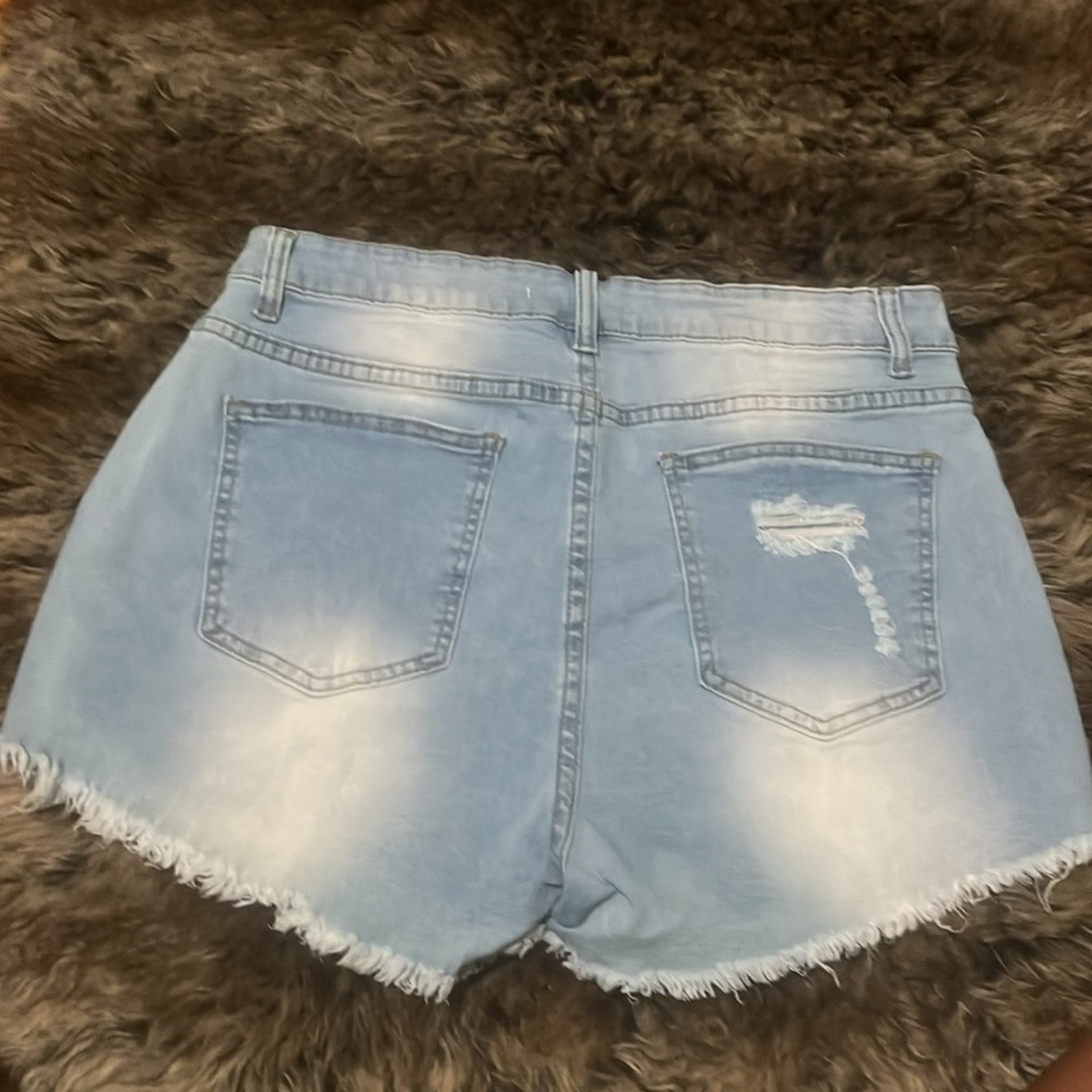 Large shorts - Picture 2 of 2